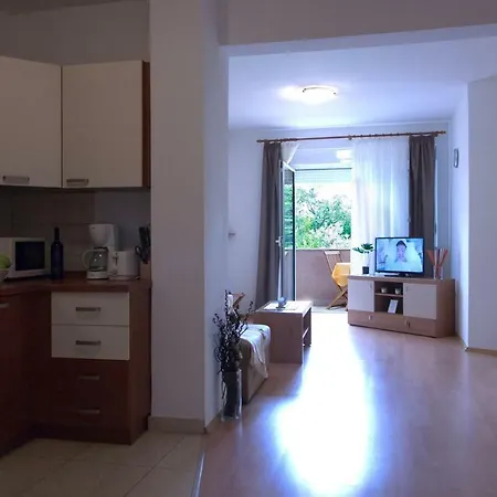 Helga Apartment *