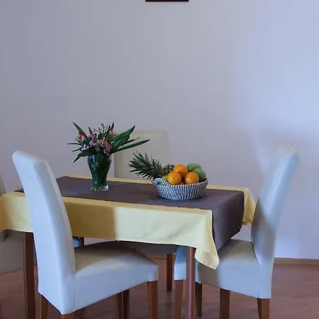 Apartman Helga *